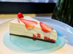 草莓酸奶乳酪蛋糕-双风车咖啡馆 Twin Windmills(六道口店)