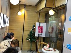 等位区-华莱士·全鸡汉堡(五号路店)