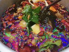 -晓彭肥肠鸡·泡椒鸡火锅(水木天地店)
