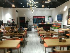大堂-极有家小鱼小鸡石锅煲(佳兆业店)