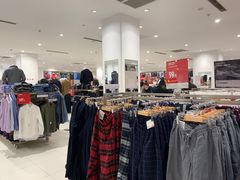 -优衣库(郑州丹尼斯大卫城店)