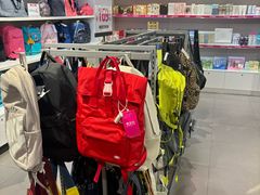 -唯品会(北京国瑞城店)