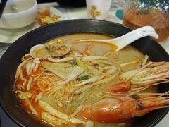 酸辣冬阴功海鲜汤檬粉-美奈小馆·东南亚菜(福田星河COCO Park店)