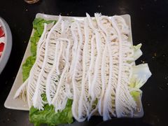 -茅草房·河畔园林火锅