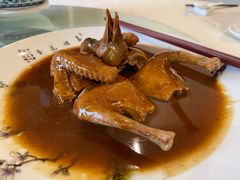 沙茶焗乳鸽-壹零贰小馆(桂城石啃店)