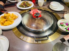 -锅飘飘·东北铁锅炖(雨花客厅店)