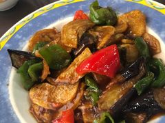 地三鲜-上海小菜餐厅(理工大学店)