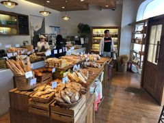 面包甜点陈列柜-那家面包房(珠江路店)