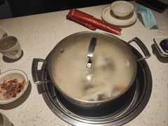 -三人行骨头王火锅(长寿店)
