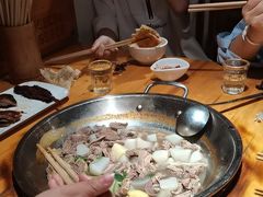 -大众跷脚牛肉馆·非遗传承单位(峨眉山店)