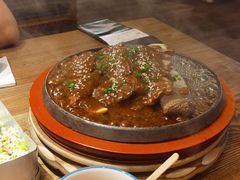 伴山嫩烤牛肋骨-蜜桃餐厅·伴山(湖滨商业街店)