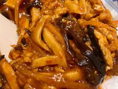 辣白菜猪肉鱼香肉丝双拼饭可乐套-吉野家(天坛东路店)