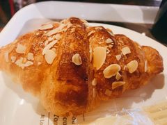 杏仁羊角包-COSTA COFFEE(水游城店)