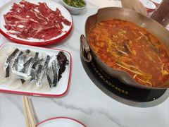 -毛辣果·贵州红酸汤牛肉火锅(西单店)