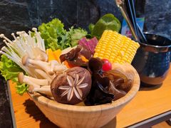 -湊湊火锅·茶憩(南京东路悦荟店)