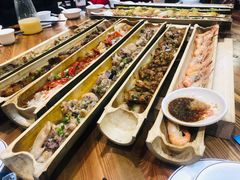 -胡须哥网红竹筒菜