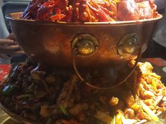 -沪小二炭火蛙锅(淮海中路美食不夜城店)