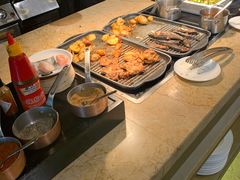 自助取餐区-大中华希尔顿酒店-念自助餐·嗨啤·小龙虾