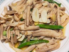 -土砂锅生态山庄·非遗砂锅雅鱼