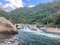 -罗田大别山峡谷漂流