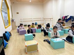 -小荧星艺校(大宁分校)