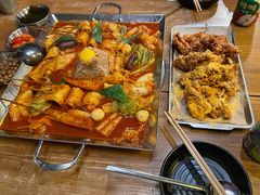 海鲜火山炒年糕-包装马车·韩国料理·포장마차