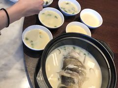 黑白豆腐鱼头汤-港丽餐厅(高德置地店)