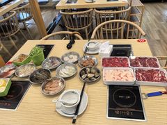 -杨老板·海鲜集市火锅·鲜切牛肉(中防万宝店)