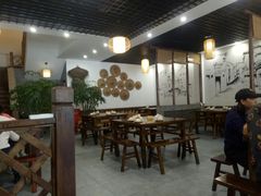 大堂-黄桷树曹家私房菜(江与城店)