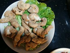 -茅草房·河畔园林火锅