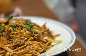 Stir-fried Eel and Intestines with Noodles