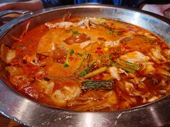 -野山舂·贵州现舂酸汤火锅(鸿通城店)