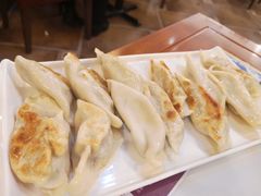 芹菜猪肉煎饺-东方饺子王(新奥购物中心店)