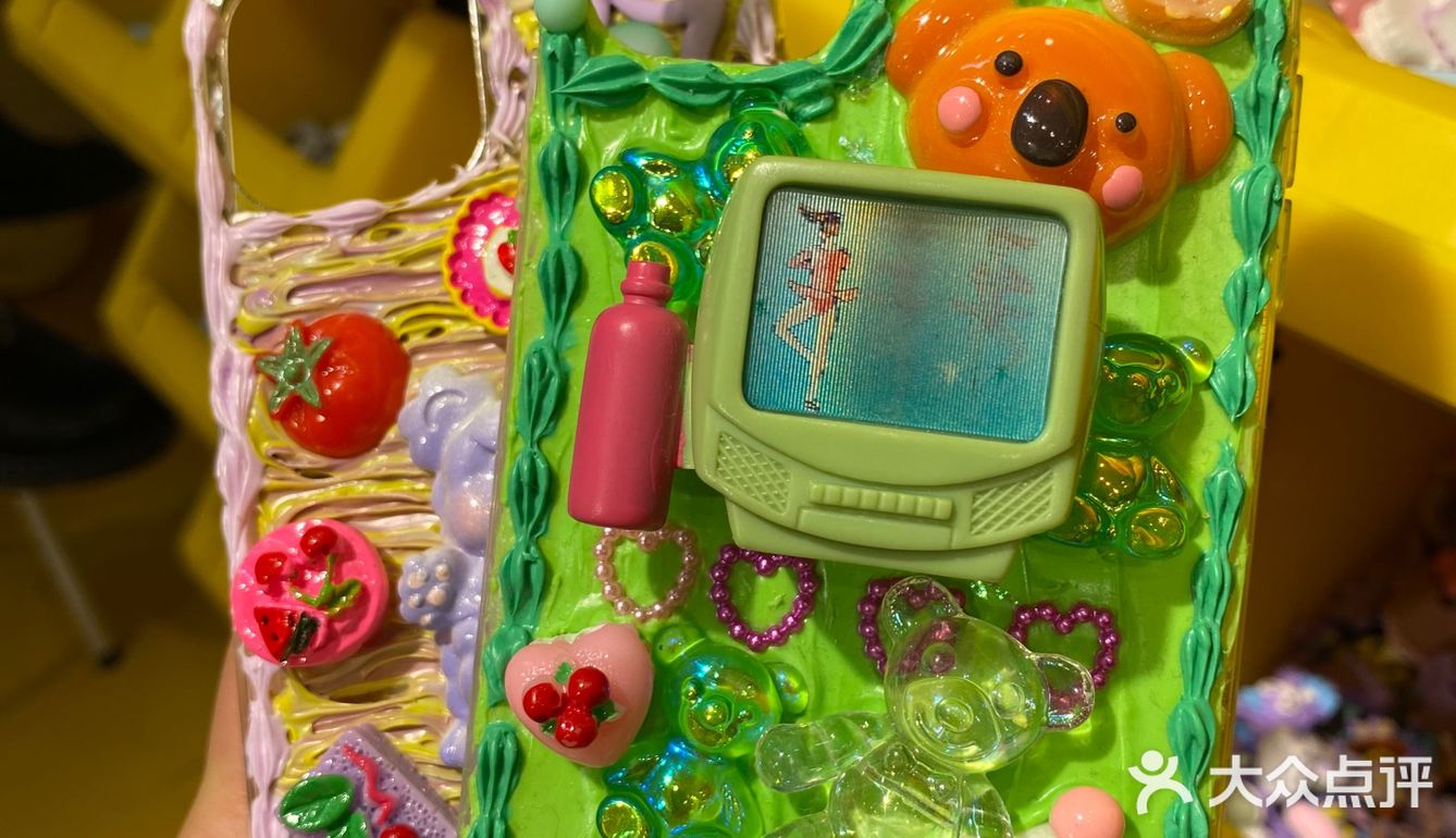 杭州新开自由DIY古着店首家泰国超火串珠别针🧷背心