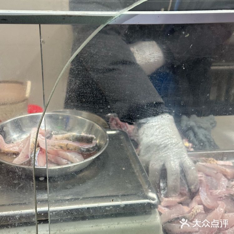 菜市场里的酥鱼▏油炸香味 忍不住要尝