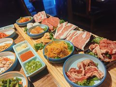 -明洞阿姨·韩式酱蟹烤肉·创意料理(三元桥店)