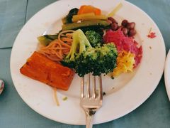 -亚龙湾希尔顿自助餐厅·海鲜·烧烤·沙滩BBQ·现场乐队