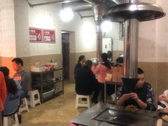 大堂-罗姐烧烤(东风路一段店)