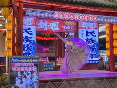 -刘姐啤酒鱼民族演艺餐厅(西街总店)