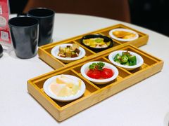 六宫格前菜-新仙清汤牛腩(铜锣湾店)
