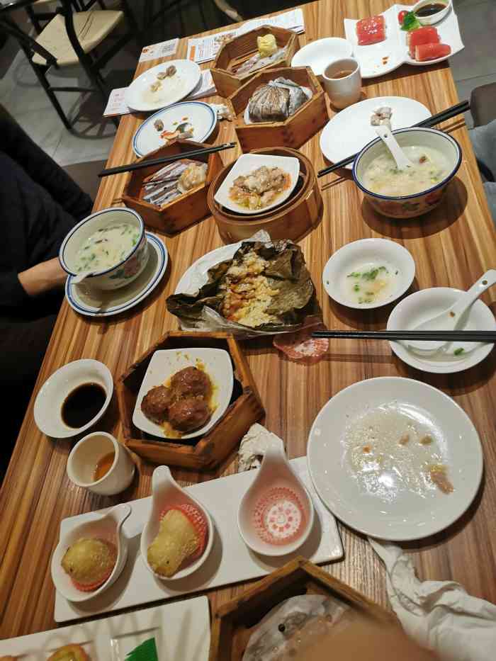 粤食堂(和悦汇店)-"趁着早茶5折时段去拔草,上午10点多到的.