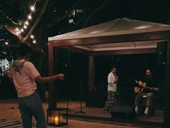 -三亚艾迪逊酒店·海滩烧烤 BARBACOA·现场乐队·浪漫晚餐·烧烤海鲜