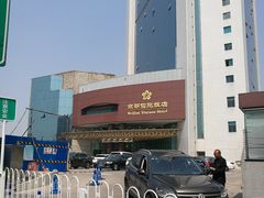 -京都信苑饭店-停车场