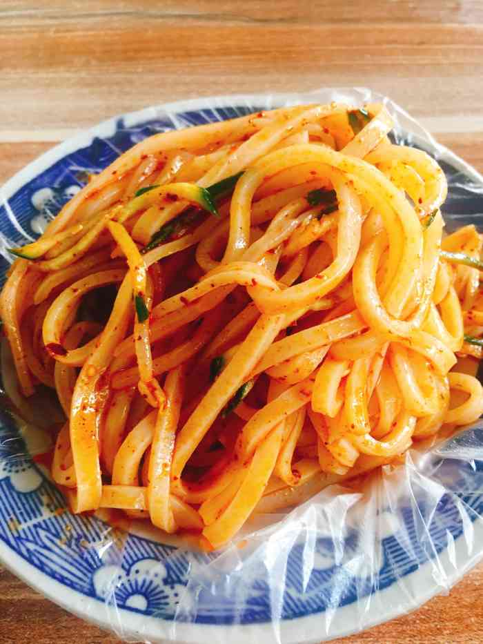 喜子凉皮-"朋友家附近的 以为距离太远只和她去了一次.