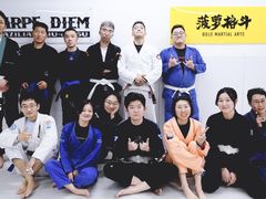 -菠萝格斗巴西柔术训练馆