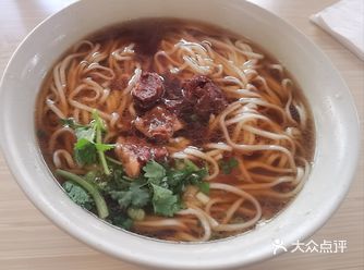 20多度的天气，短袖已经穿上，珍惜最后的春天时光