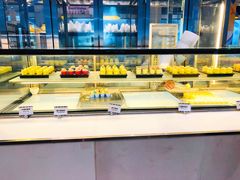 面包甜点陈列柜-帝企鹅自助餐厅•儿童岛•真企鹅(长隆企鹅酒店)