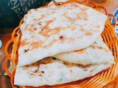 家常葱花饼-生活本该如此北京小馆(周庄嘉园店)