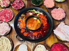 牛油番茄鸳鸯锅-乡当俏老火锅