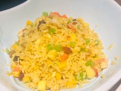 大叻经典菠萝海鲜炒饭-米纸越南小馆(金鹰世界店)